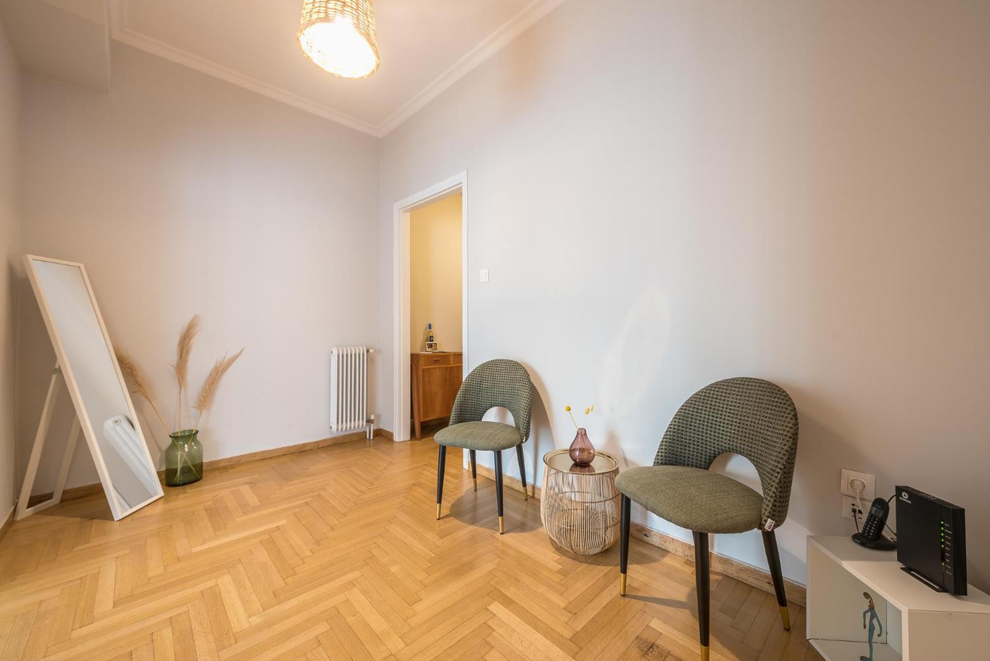 Apartment Spacious 2bds With Acropolis View In Center *