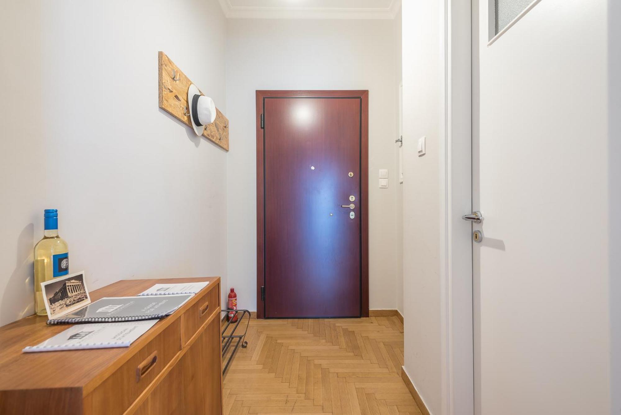 Spacious 2bds With Acropolis View In Center Athens