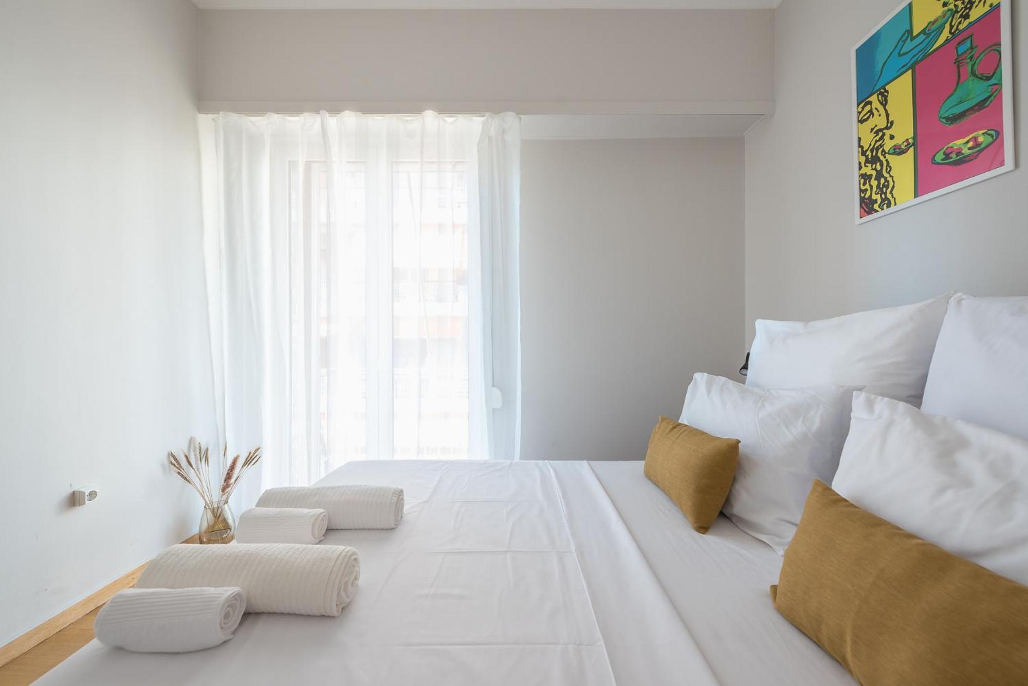 Spacious 2bds With Acropolis View In Center *
