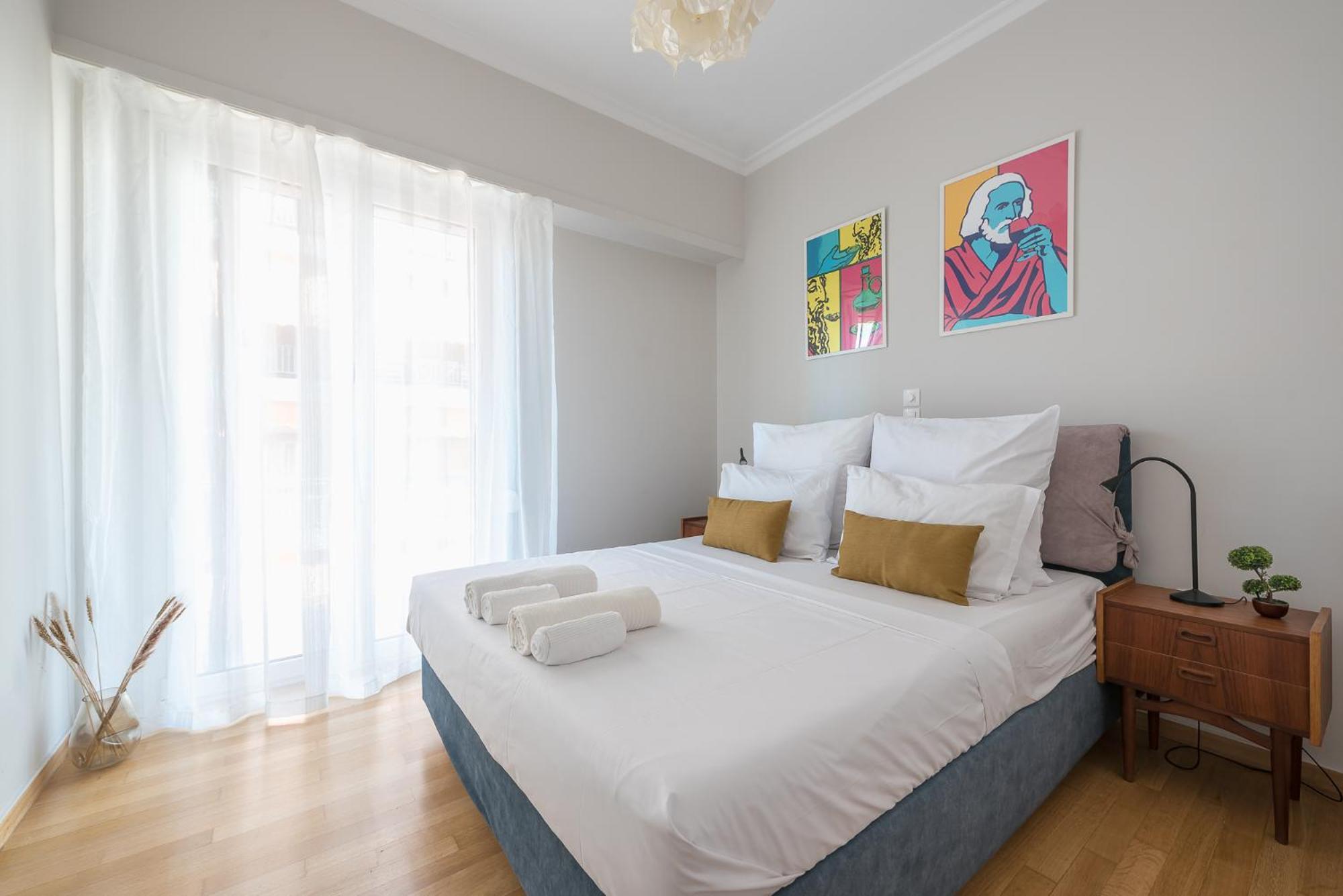 Spacious 2bds With Acropolis View In Center